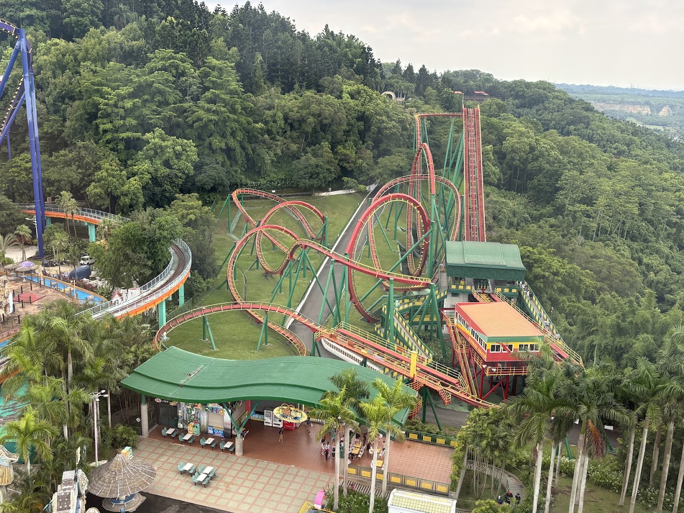 衝瘋飛車整體軌道景觀