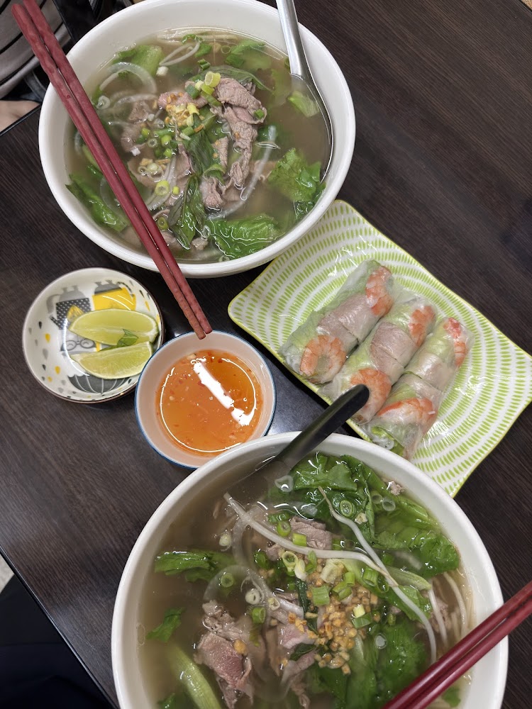 東湖阿水越南美食牛肉河粉與春捲