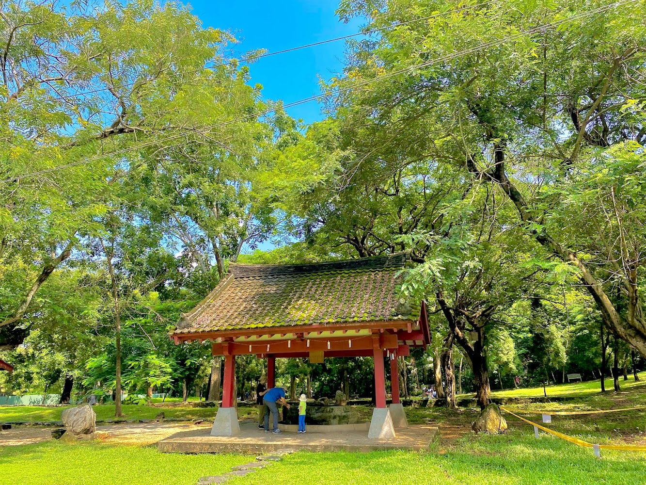 公園中的傳統中式涼亭