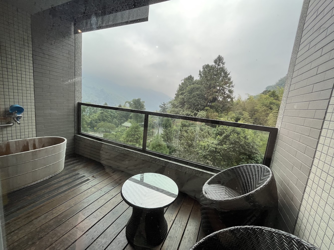溪頭夏緹飯店陽台浴缸與山林景觀