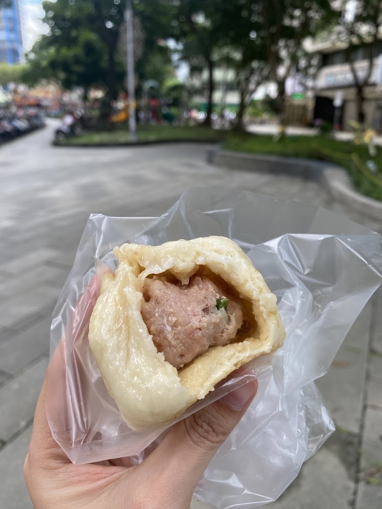 尚大娘水煎包咬開的肉包內餡