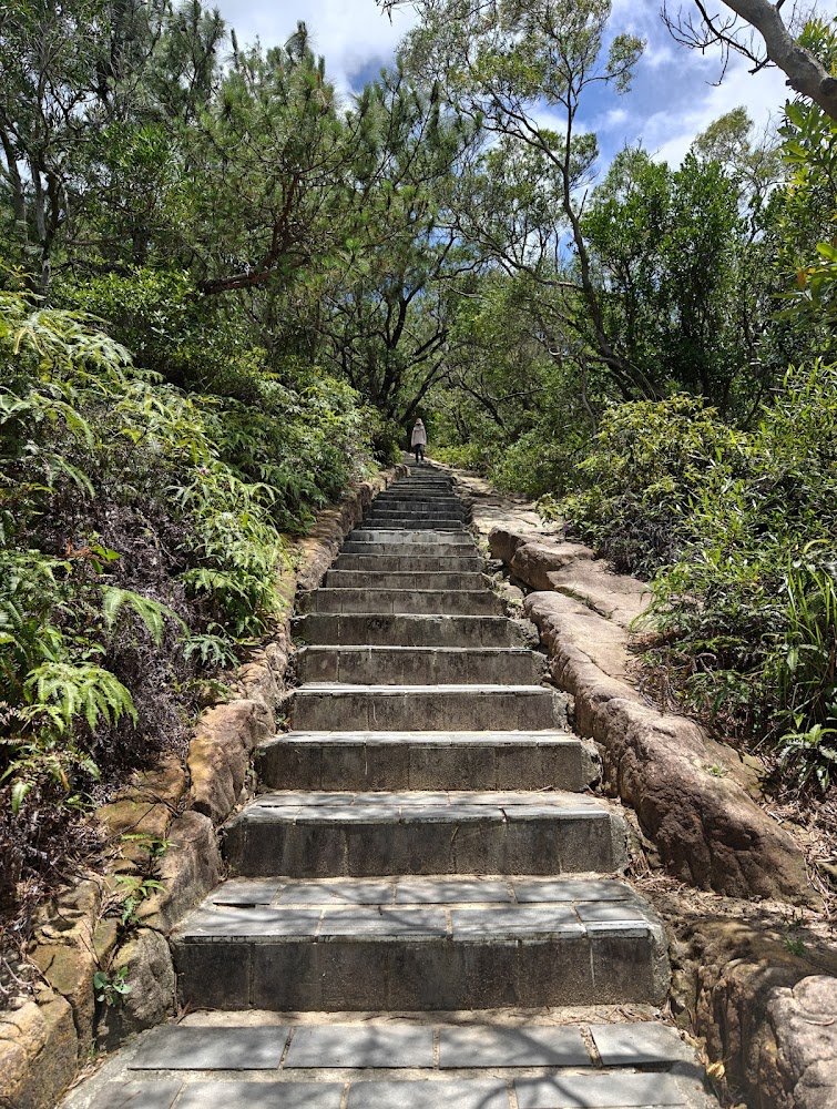 軍艦岩親山步道綠蔭石階