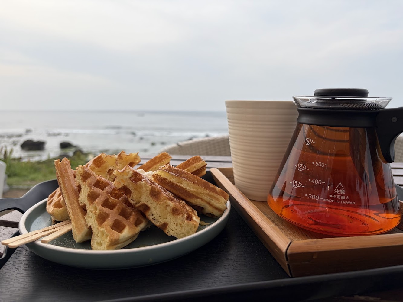 鹿邊咖啡鬆餅下午茶與壺茶海景