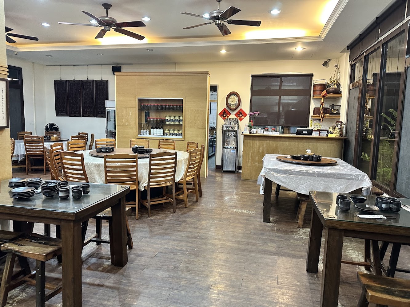 私房客家美食餐廳室內用餐空間