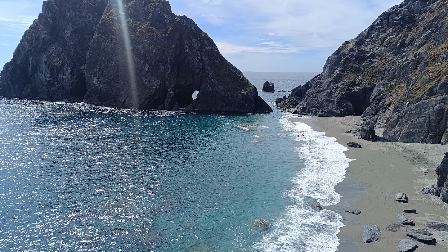烏岩角無人沙灘海岸與金色沙灘