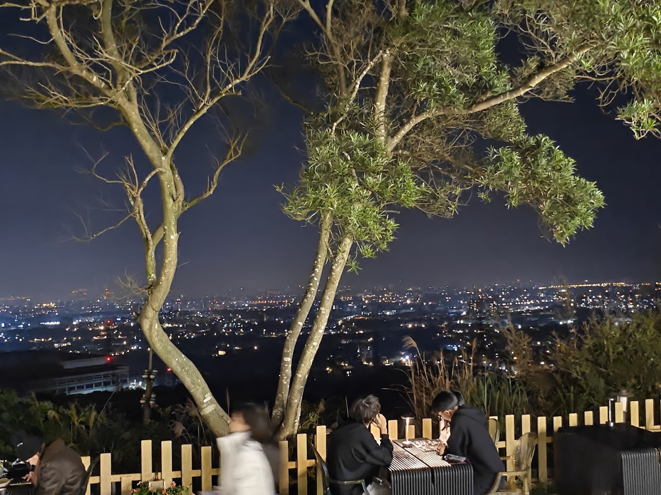 貓禾景觀咖啡夜景戶外座位