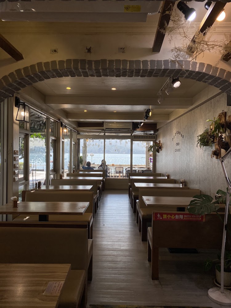 Pescador Cafe 漁夫先生室內座位區