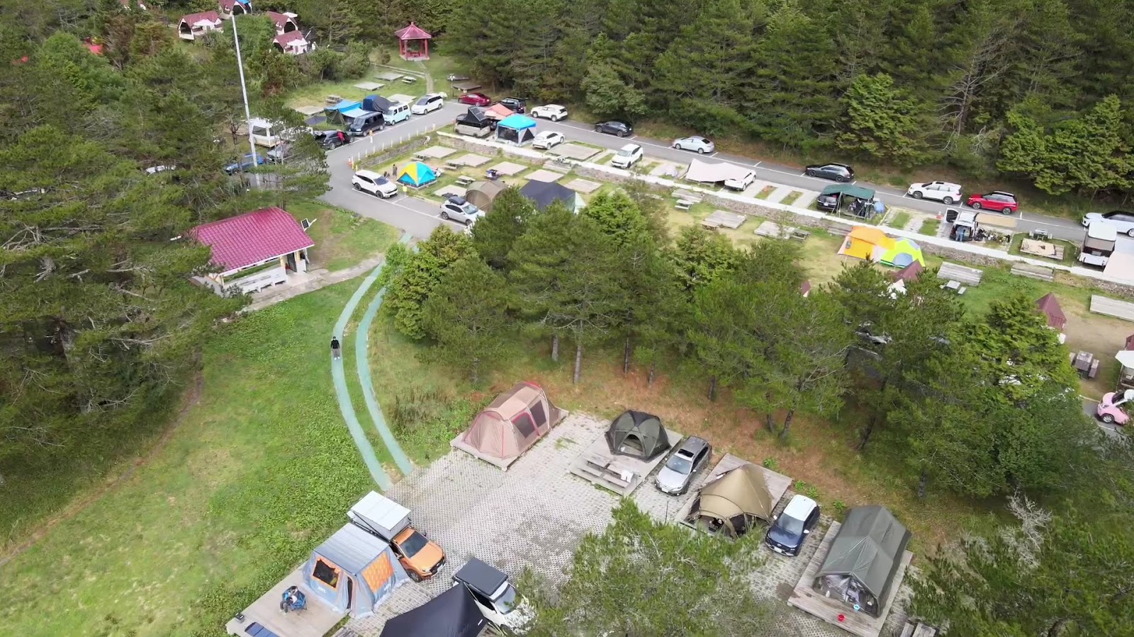 福壽山農場露營區空拍俯瞰帳篷松林