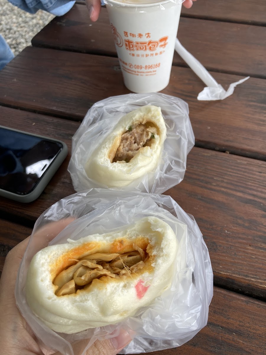 纏記舊街東河包子菜單價目表，各式口味包子售價一目了然