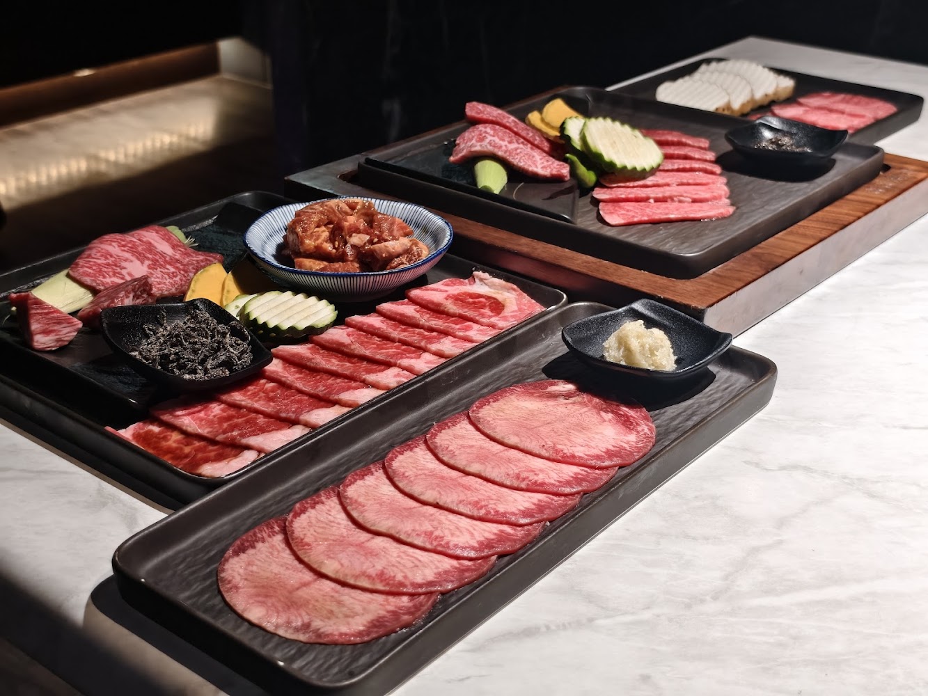 森森燒肉多盤燒肉食材套餐擺盤