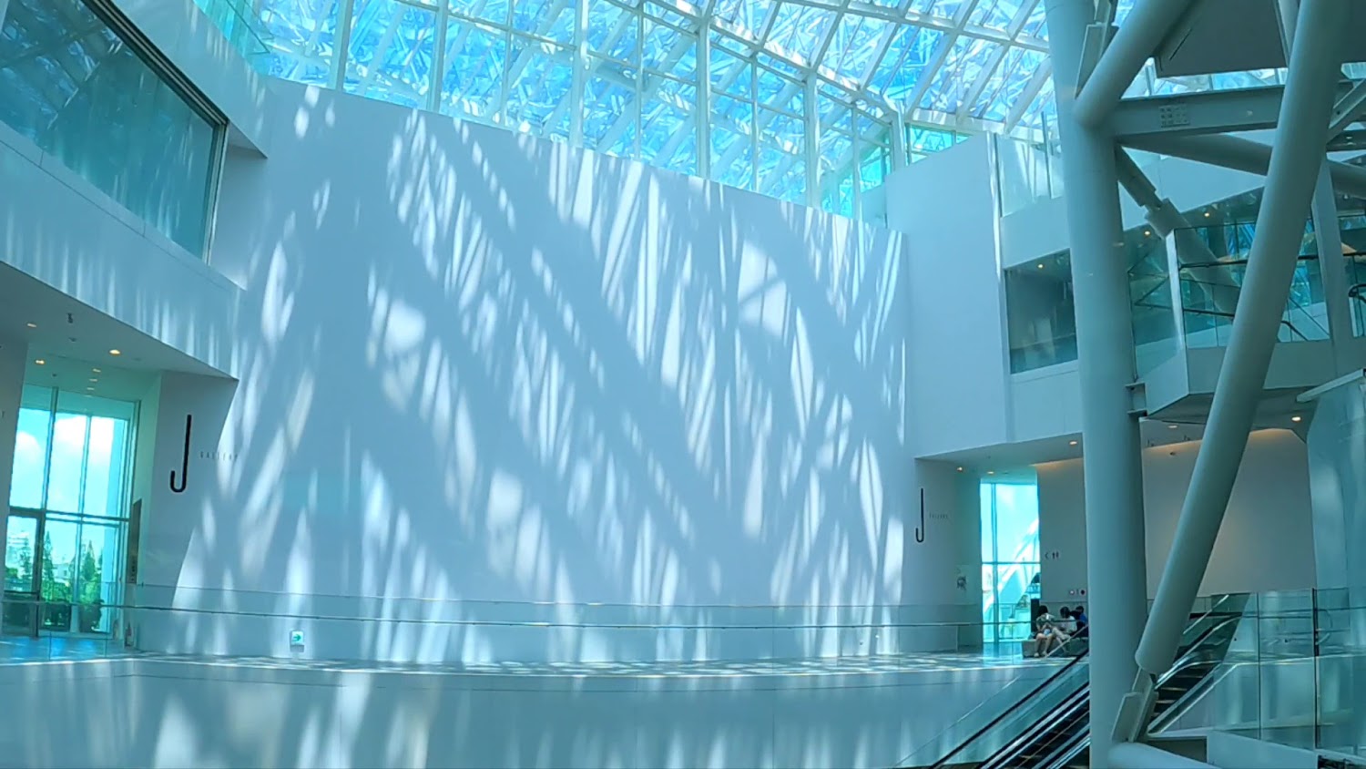 臺南市美術館二館室內天光空間
