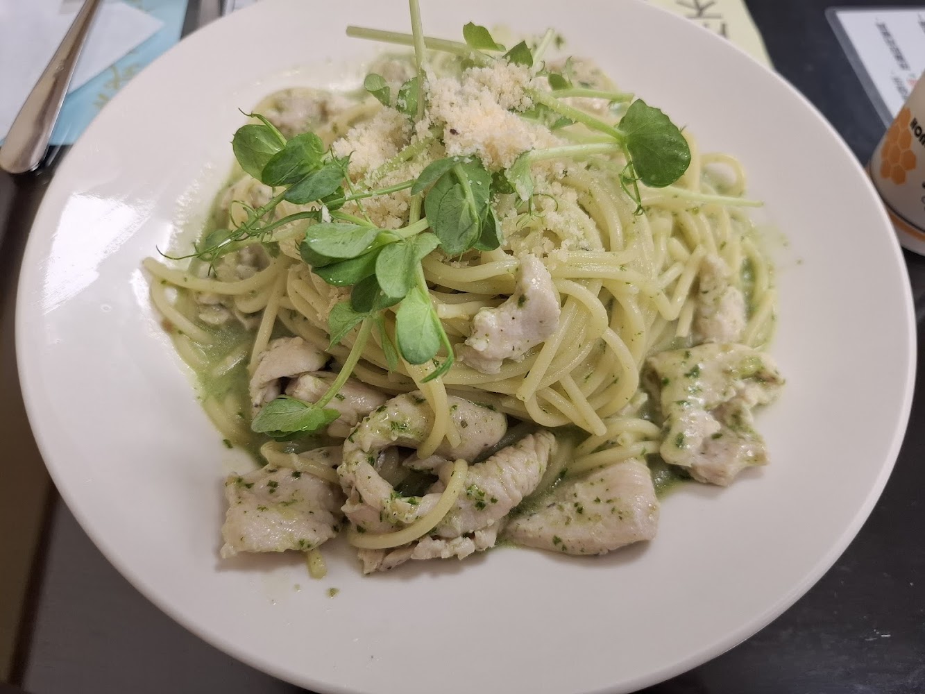 青醬雞肉義大利麵