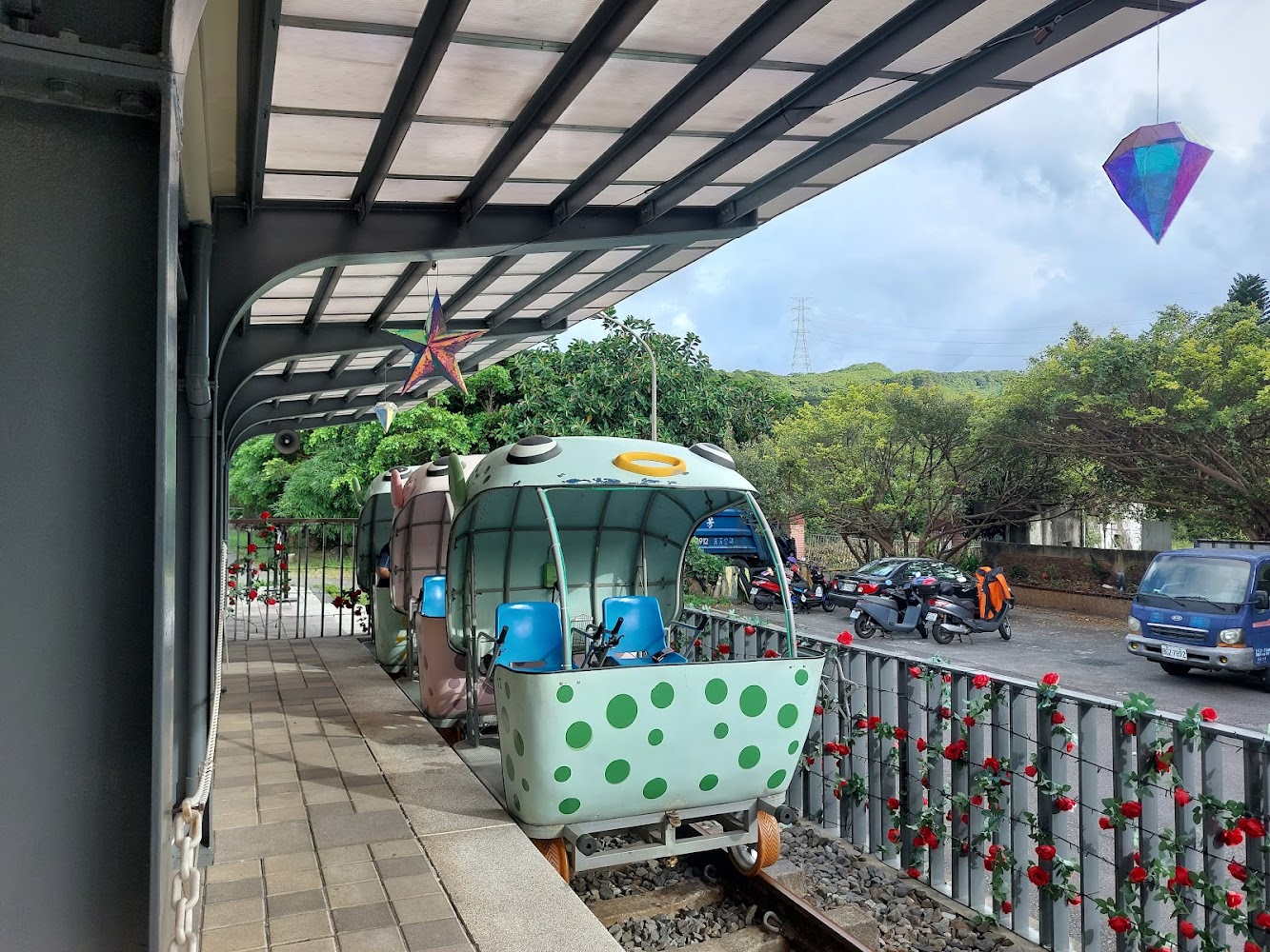 深澳鐵道自行車深澳站月台可愛列車造景