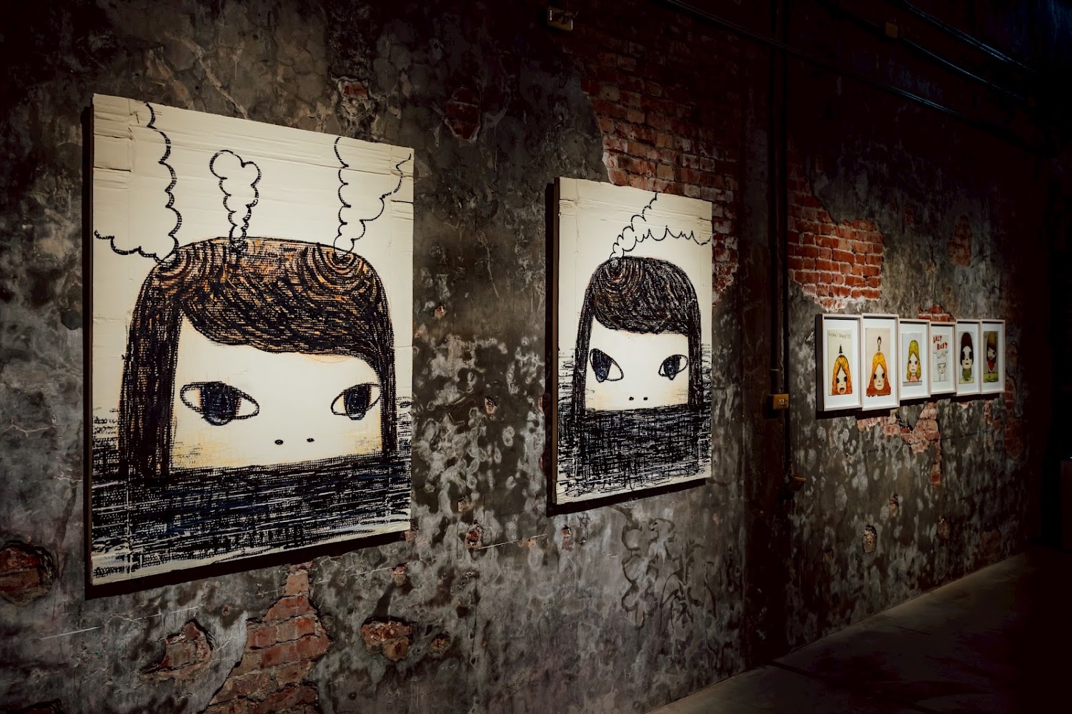 新港文化館25號倉庫展覽空間與畫作