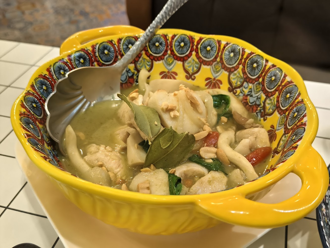 Luna庭苑泰式綠咖哩雞肉與蔬菜