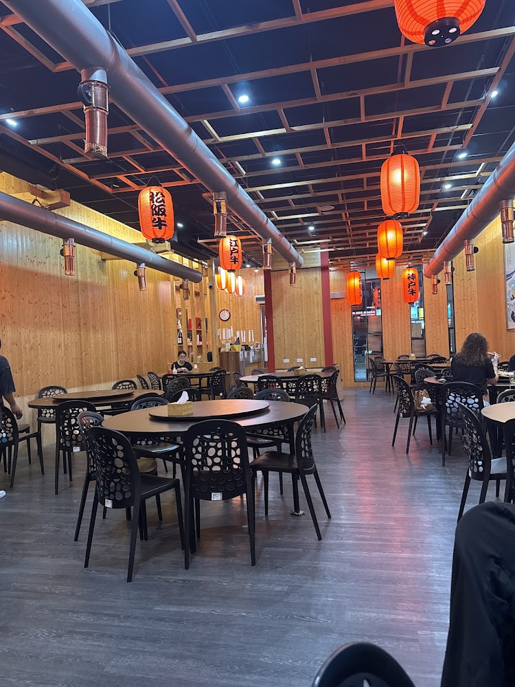 百炒堂熱炒店內空間與座位配置