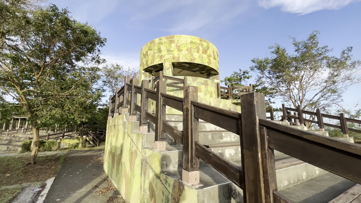 漯底山自然公園軍事迷彩色碉堡觀景台