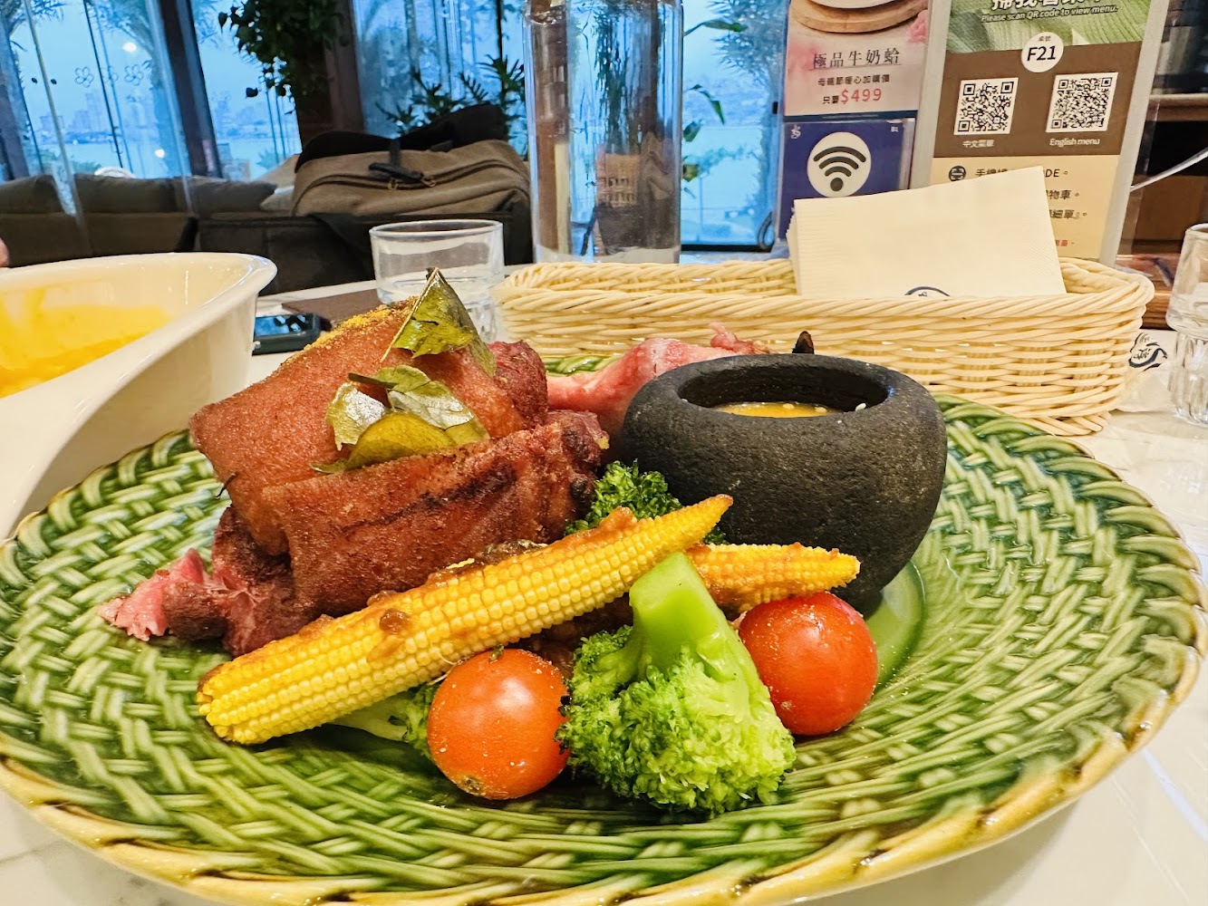 水灣餐廳Waterfront 八里店豬腳料理