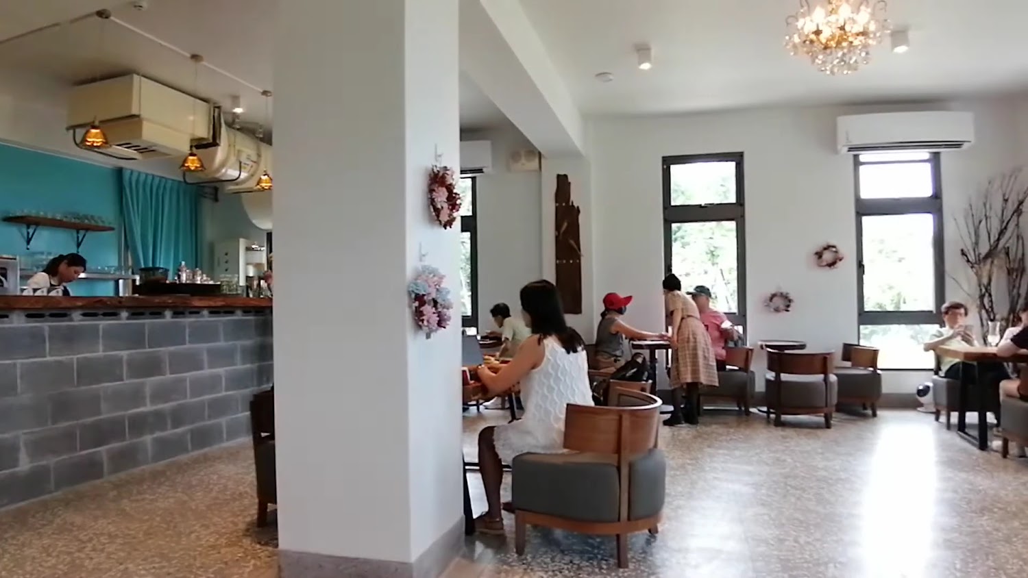 山海芳園景觀咖啡廳室內用餐環境