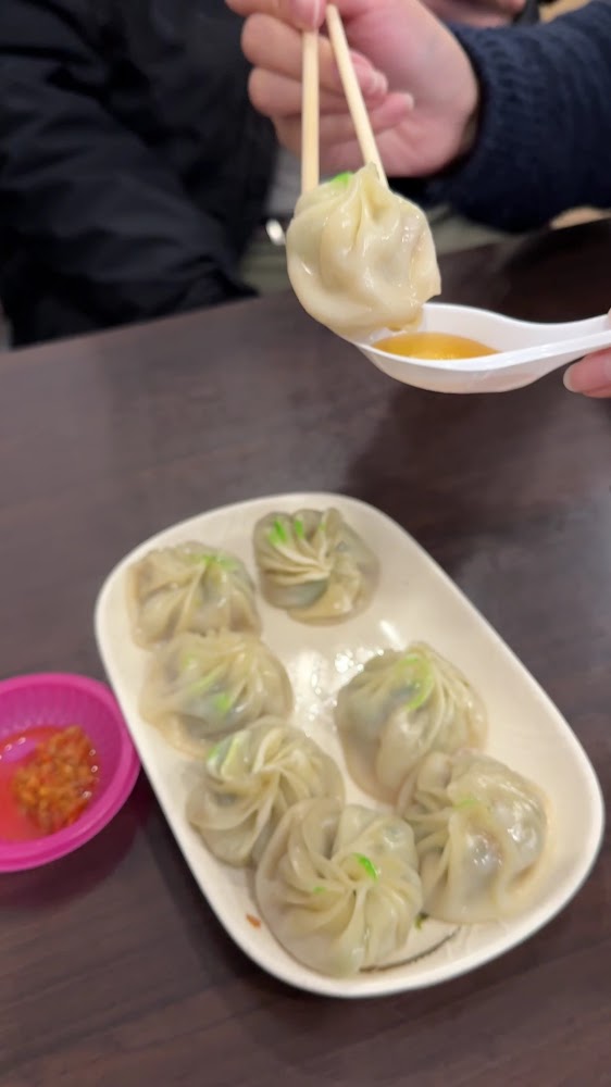小籠湯包與辣醬