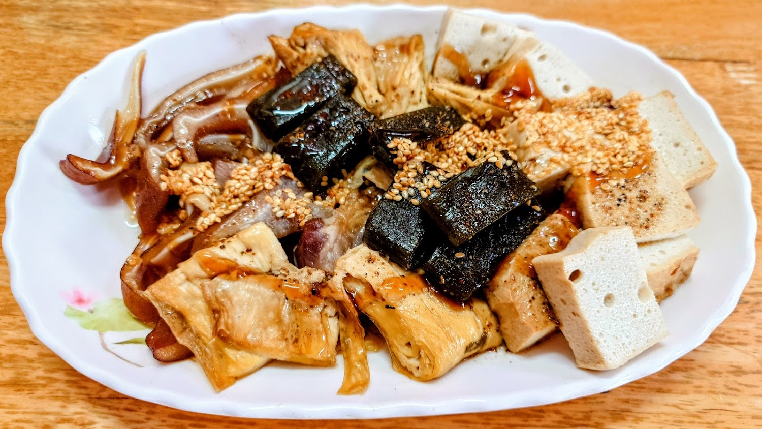 國旗屋米干店滷味拼盤