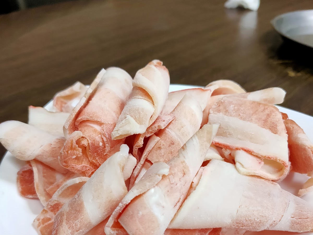 劉家酸白菜火鍋豬五花薄切肉片