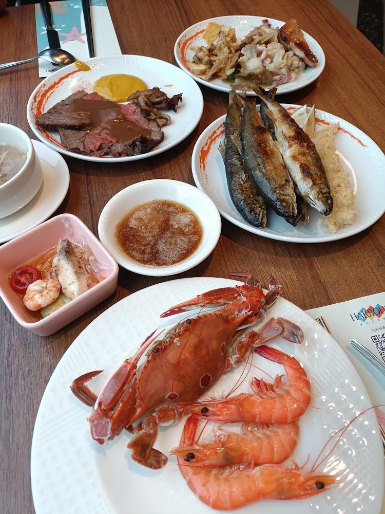 漢來海港台南南紡店海鮮熱食與牛排餐盤