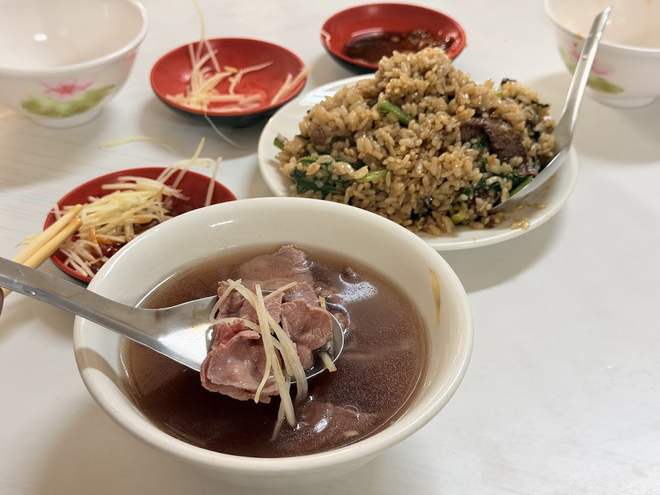 白河旺輝牛肉湯搭配炒飯,是經典組合