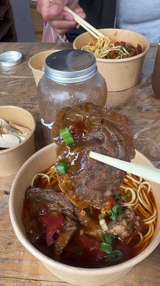 門前隱味牛肉麵番茄湯底牛肉麵