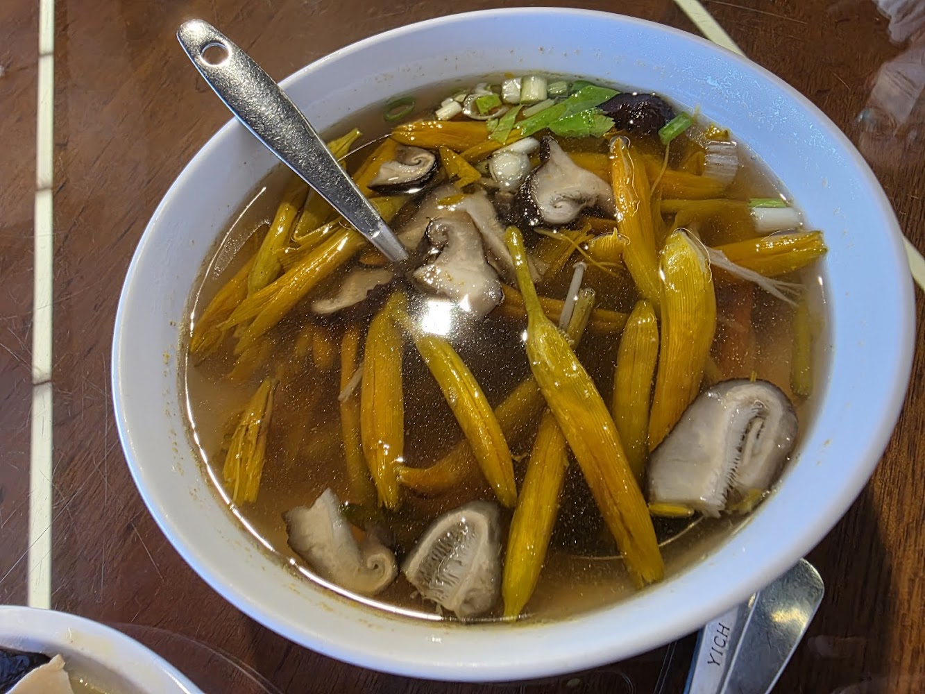 太平山莊餐廳金針花香菇清湯