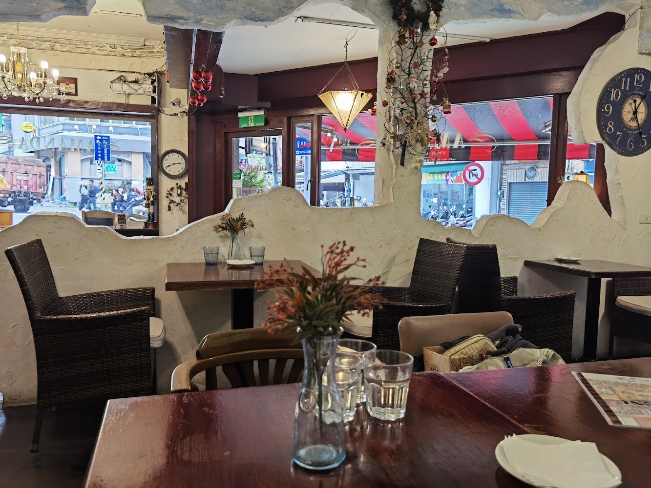 AMANDA CAFE 溫馨咖啡館空間與街景