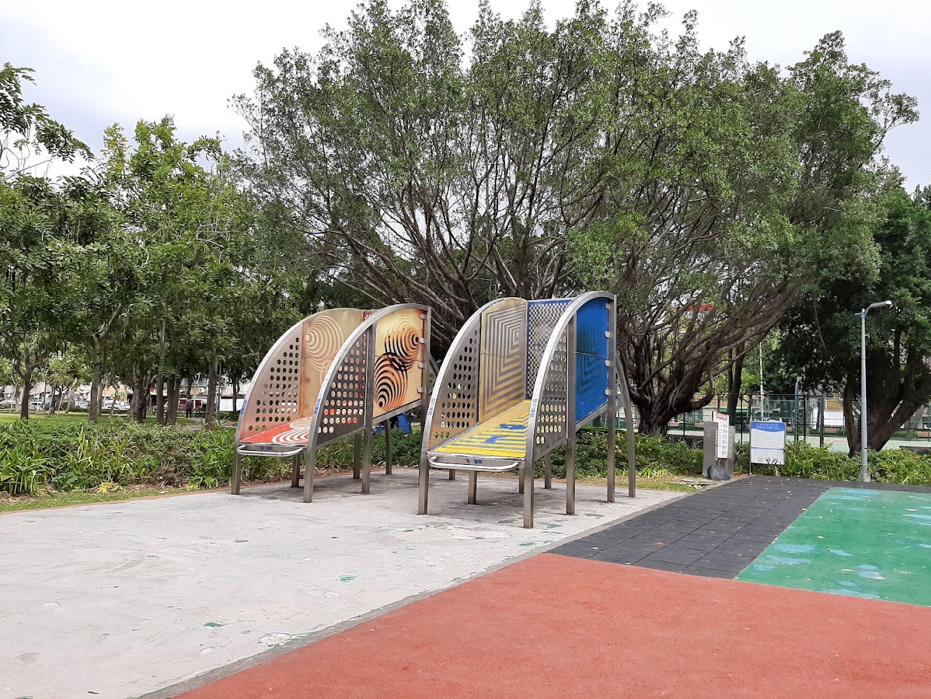 美崙公園特色溜滑梯遊戲區