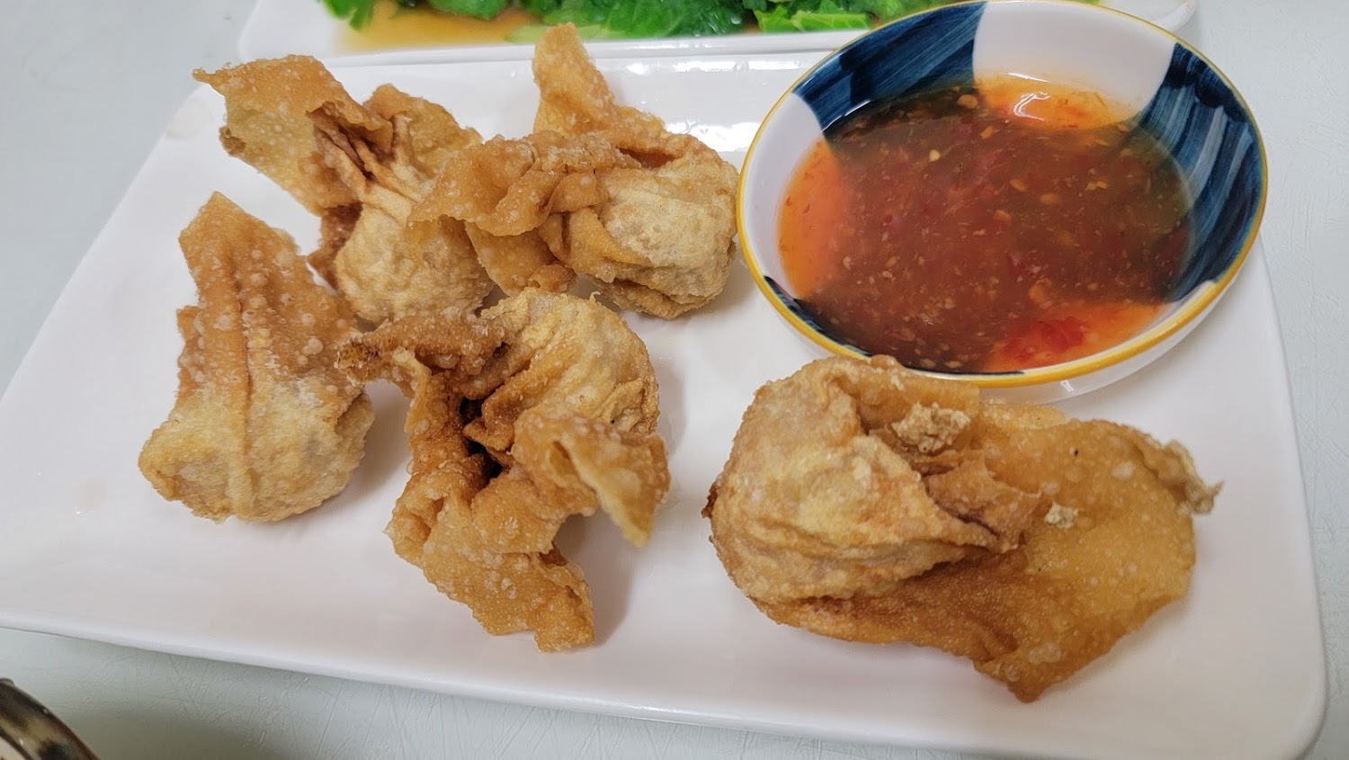 炸雲吞與酸甜醬