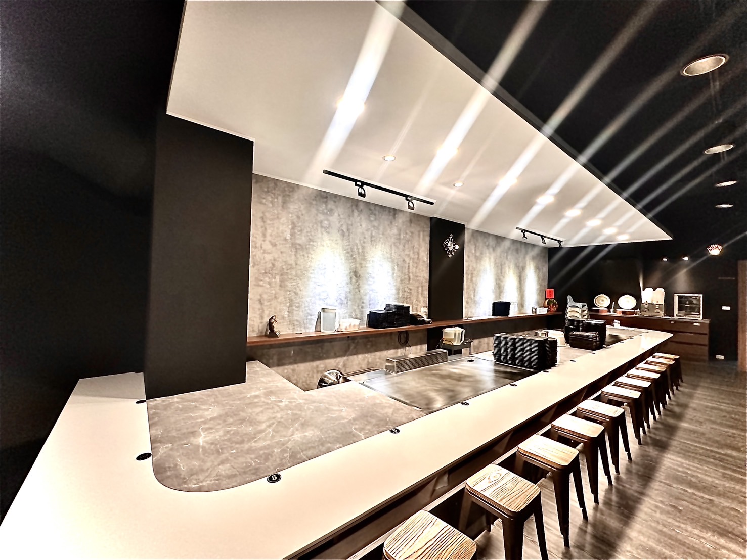 墨手鐵板燒 高雄岡山 店內吧台座位區