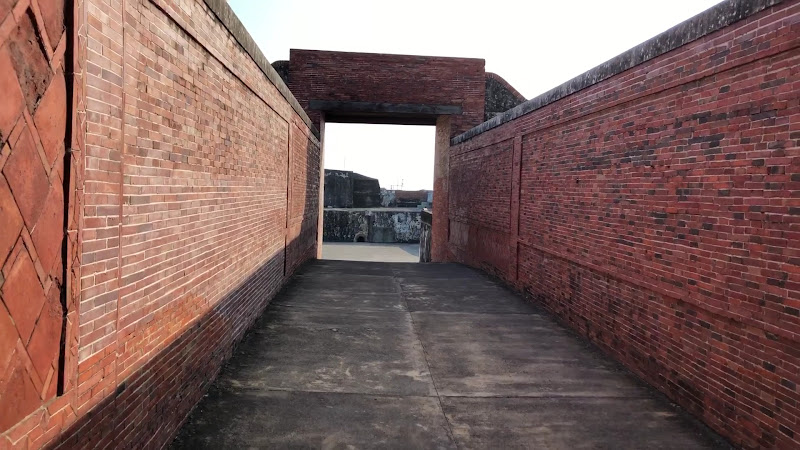 旗後砲台高台視野遠眺旗津港口