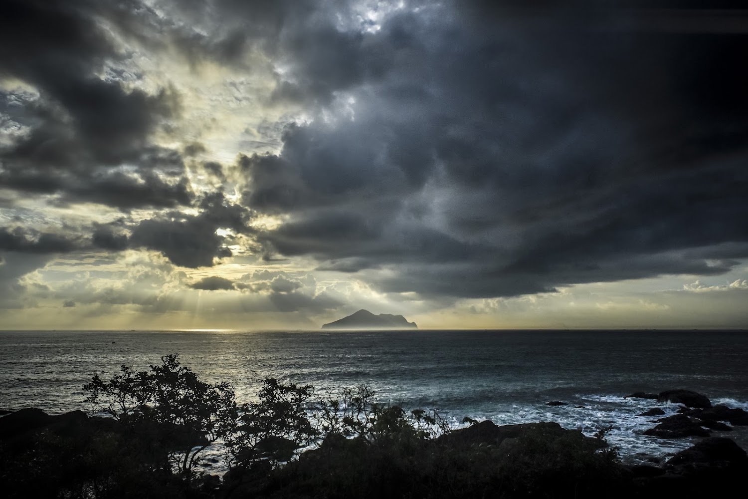 頭城外澳海景與龜山島遠景