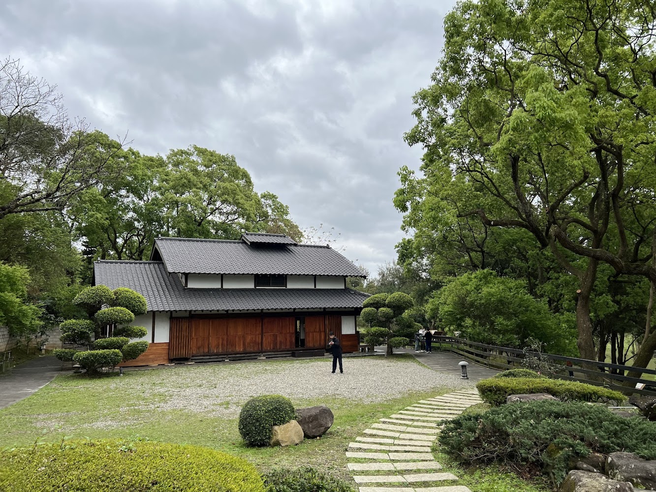 一滴水紀念館庭院與日式古宅外觀