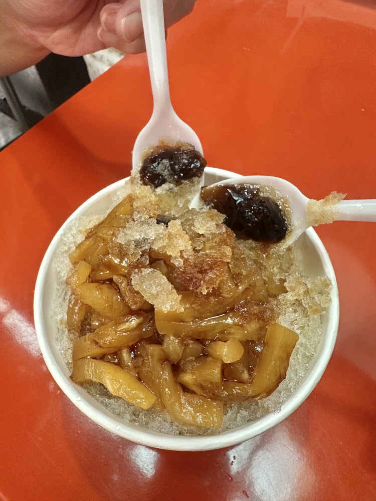 黑糖鳳梨剉冰甜品近照