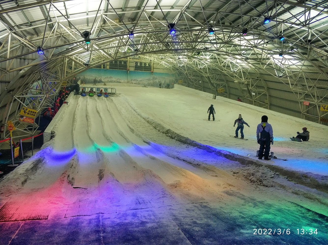 小叮噹科學主題樂園室內滑雪場