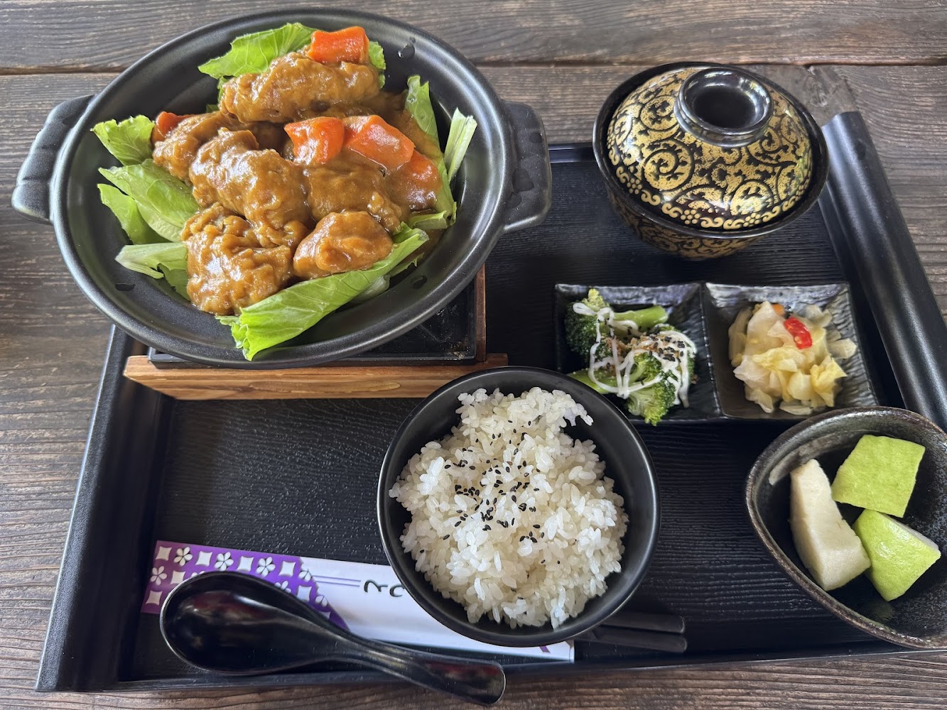 仙徠山莊景觀餐廳日式定食咖哩燉肉套餐