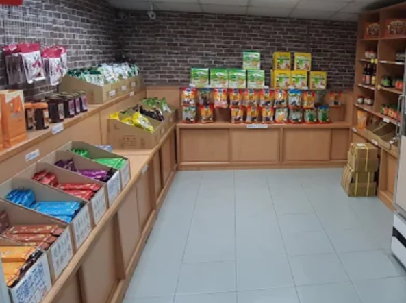 阿萬之家國宴鴨賞店內伴手禮陳列