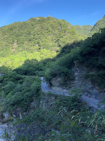 太魯閣峽谷步道健行體驗美景