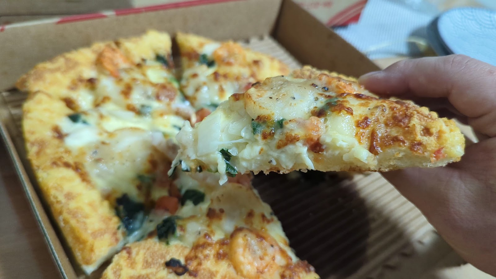 PIZZA HUT必勝客高雄橋頭店起司拉絲披薩特寫