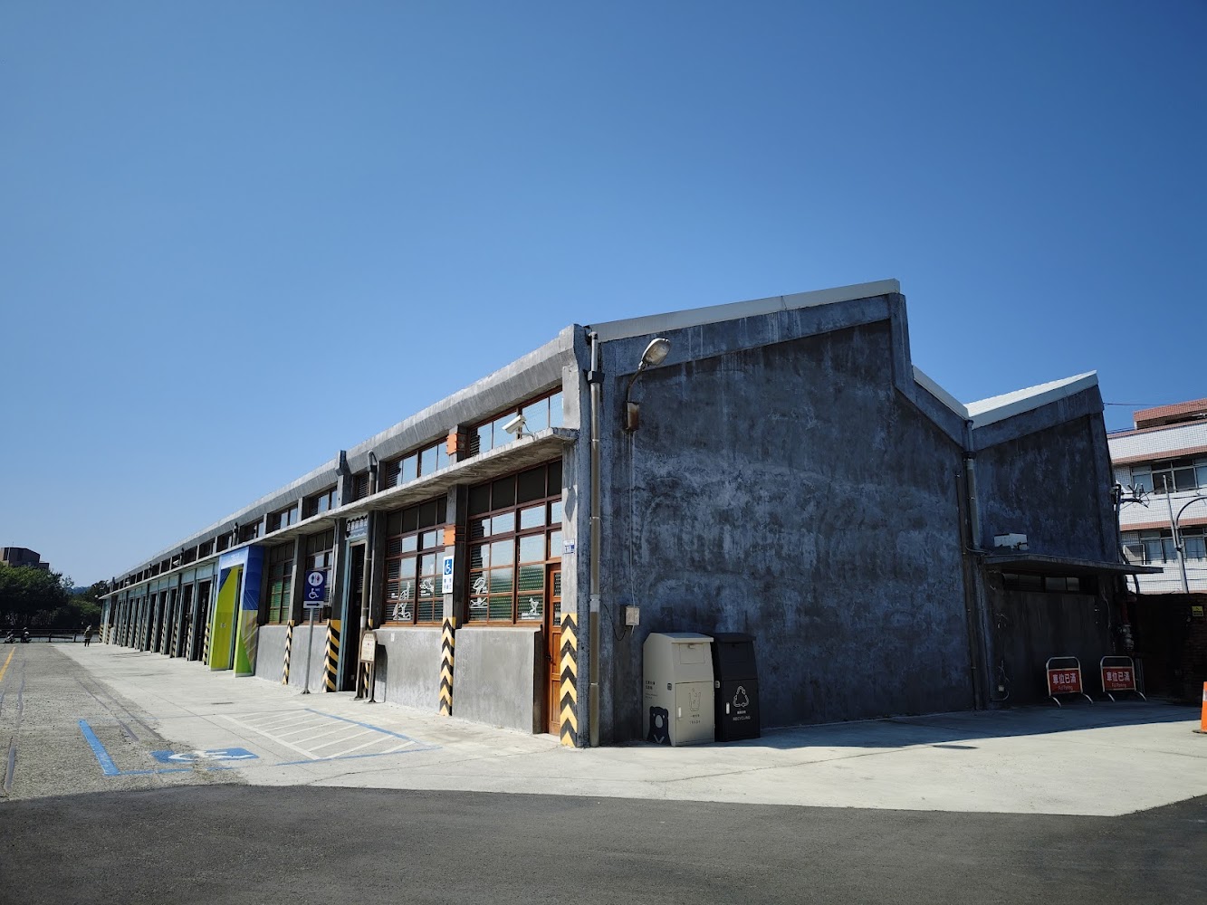 東勢林業文化園區修理工廠建築外觀
