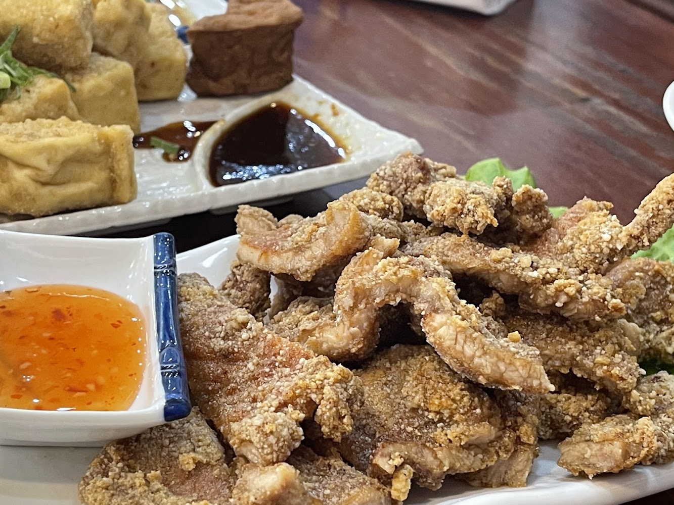 鹽酥雞與炸豆腐台式小吃組合
