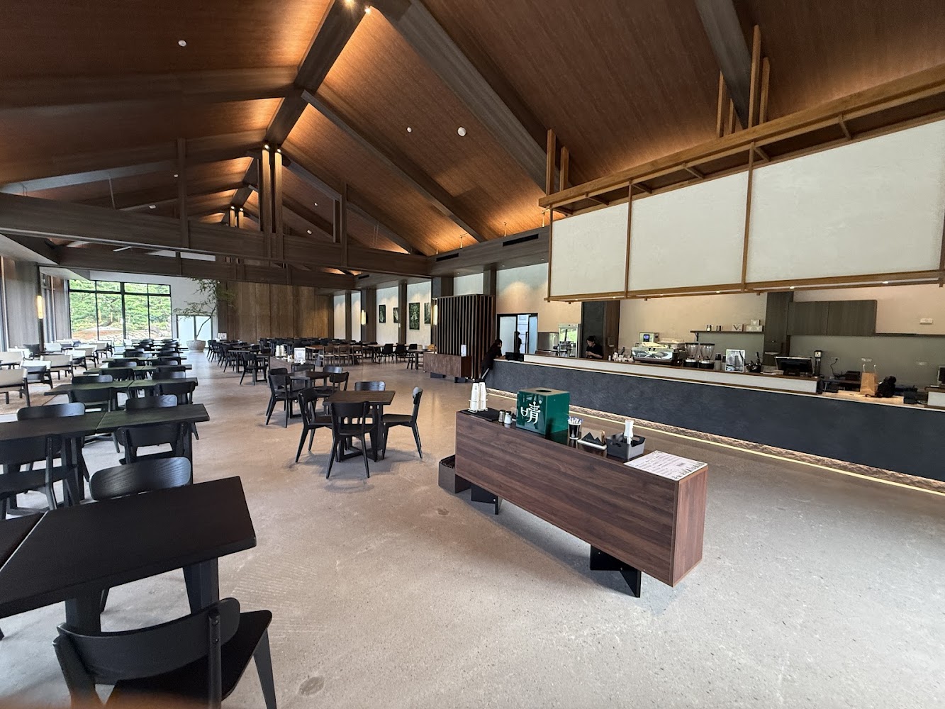 晴花鹿苑餐廳室內空間