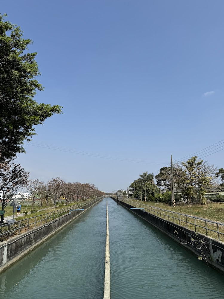 嘉南大圳北幹線筆直水圳步道
