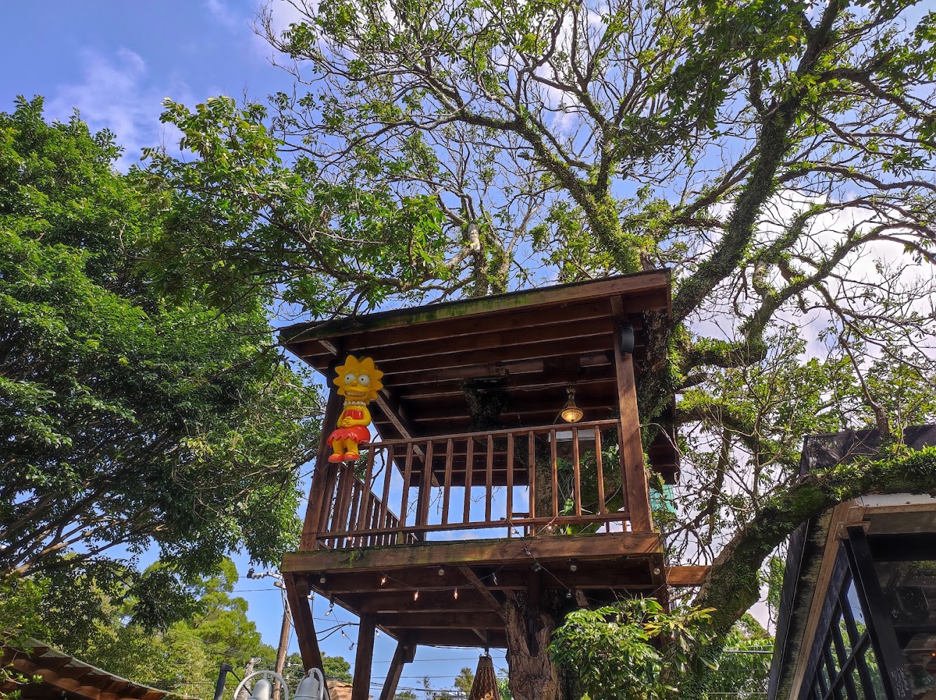 樹屋與Lisa Simpson人偶