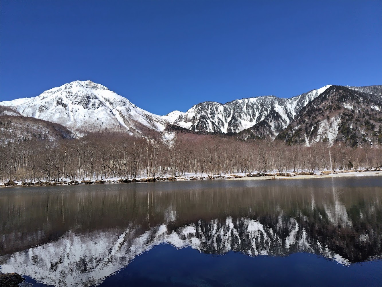 大正池雪山與倒影景色