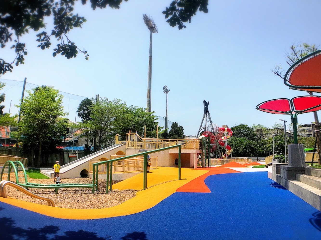 天母運動公園親子遊戲設施近景